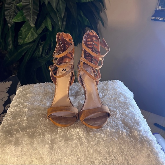 M Madison - Picture 9 of 9